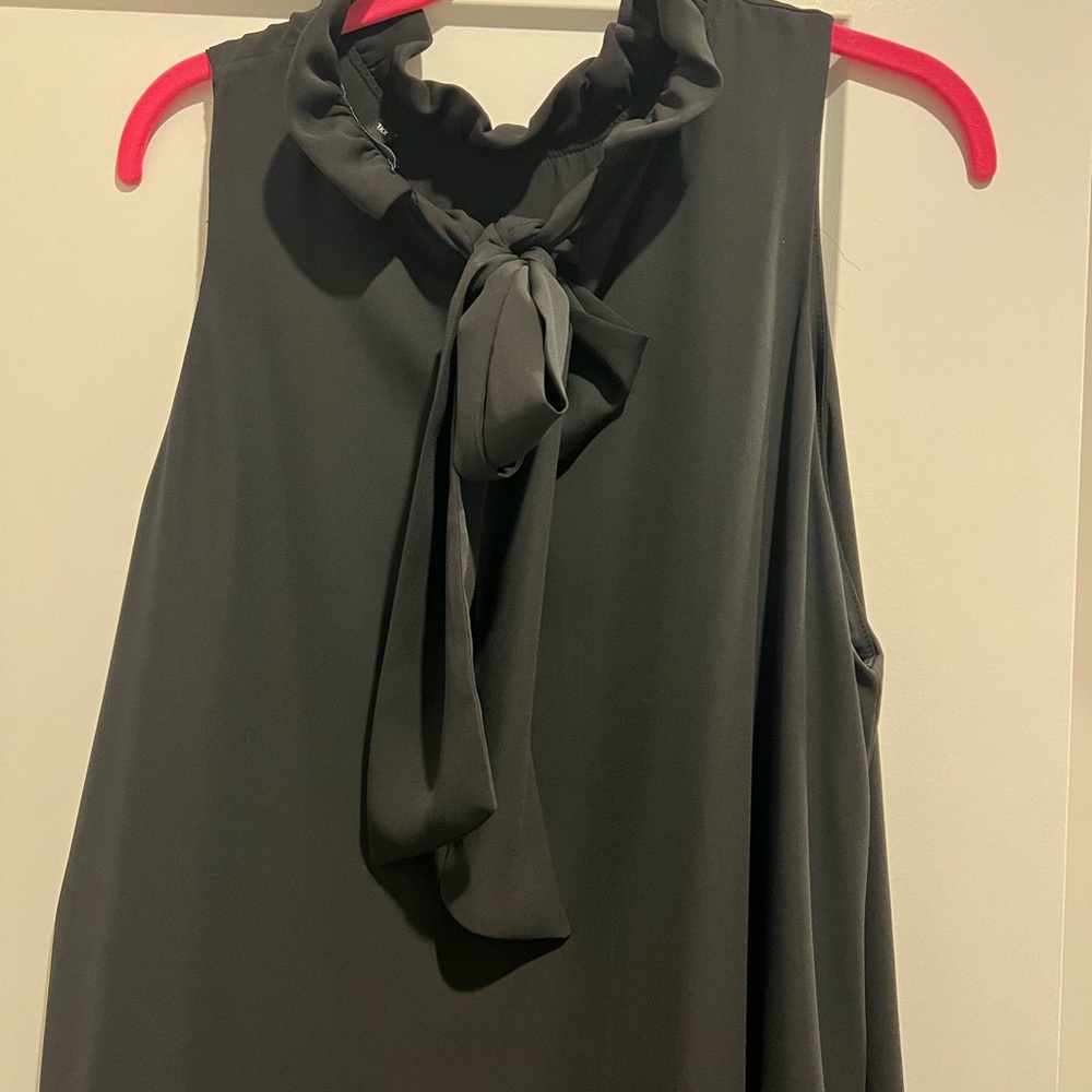 Ruffled neck XXL black sleeveless dress